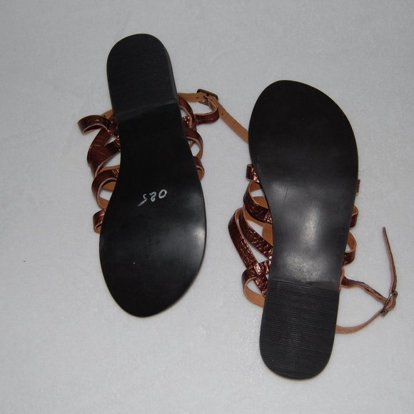 NWOB CL by Laundry Flat Leather Sandal Calli Shoes, Size 8 - Picture 5 of 5